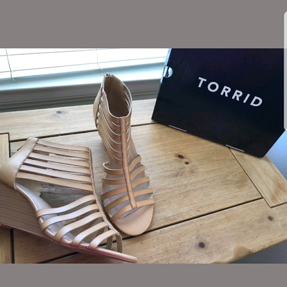 NIB Torrid Tan Strappy Wedge Sandals - Picture 7 of 7